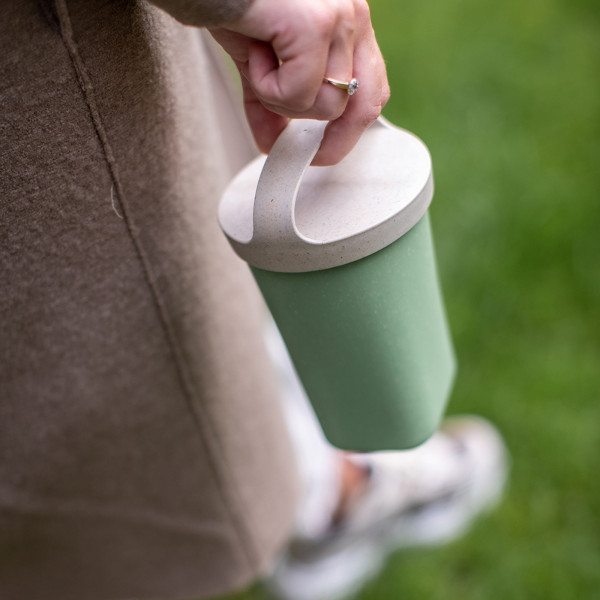 Koziol BUDDY 700 ml Snackpot mit Einsatz und Deckel